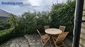 Corner Cottage - Image 2