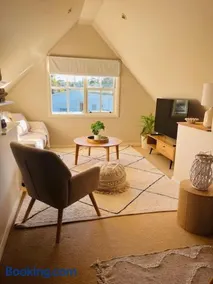 Blue Pearl - Old Bar Holiday Rentals - Image 3
