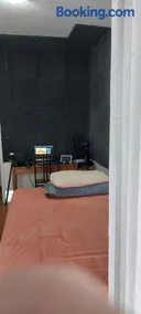 Quarto e Banheiro Exclusivos Barra da Tijuca em Apartamento Compartilhado - Image 1