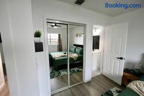 3BR Hollywood Home nr Hard Rock - Image 2