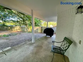 Cottage Hill Comfort - Image 1