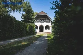 The Hot Tub House - Image 2