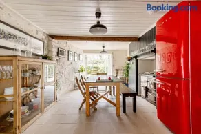 4 bedroom farmhouse Brecon Beacons - Image 3
