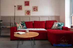 Cheerful 1-bedroom home with free parking, WiFi - Image 3
