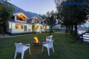Water's Edge by VEO, StayVista - 3BHK Pet-Friendly Forest-View Villa - Image 1