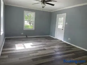 Farmhouse Greenville - Image 2