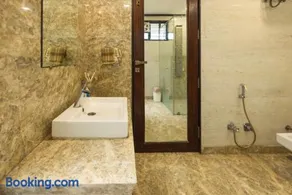 Luxuries Villa along with lake view & indoor pool - Image 3