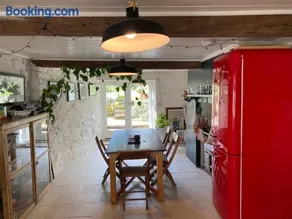 4 bedroom farmhouse Brecon Beacons - Image 2