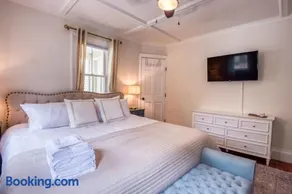 Spacious 6BR close to Portsmouth beaches and UNH - Image 5