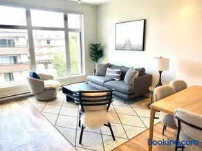 Lovely Brand New Suite - Image 4