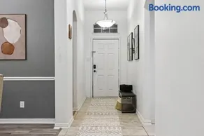 Spacious 4BR W Game Room Loft AT&T Stadium & Lake - Image 4