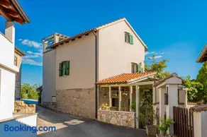 Holiday House Rea with BBQ and two terrace - Image 1