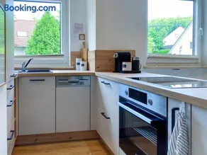 Kleines Glück zentral mit Balkon und Parkplatz - Image 2