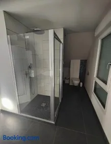 Belle chambre et salle de bain privée - Image 4