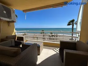 APARTAMENTO FRENTE AL MAR,PRIMERA LINEA DE PLAYA - Image 1