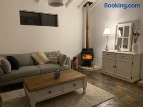 Preston Beach tranquil holiday home - 3 night minimum stay - Image 1