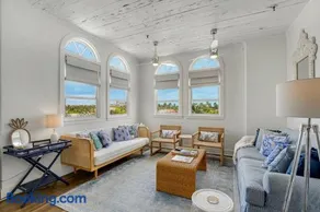 Penthouse Paradise on Palm Beach Island - Image 1