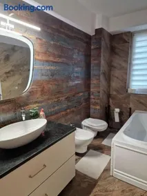 Silvery Residence OMV - Image 5