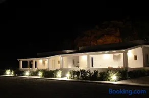 Teia Holiday Apartments - Image 2