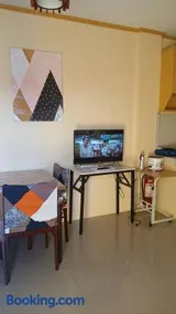Mel's Place Unit 5 Banaba Kanluran Batangas City One-Bedroom House WIFI Smart TV - Image 4