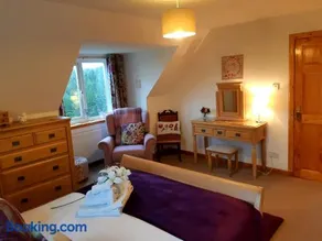 An Cois Na H-Aibhne - Image 3