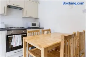 Central 4 Bed Flat in Islington London - Image 3