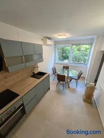 New 1 bedroom near Center and beach - Image 3
