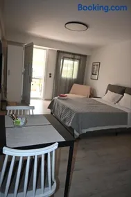 Ofrinio Central Apartments - Image 2
