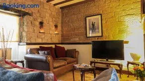 Commerce Cottage Rooms - Image 4