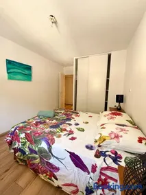 Magnificent renovated apartment, 2 rooms of 45 m2, close tothe sea, top floor, terrace - Image 2