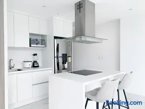 Suites de lujo cerca del WORLD TRADE CENTER, Parking Gratis, GYM, PISCINA - Image 2