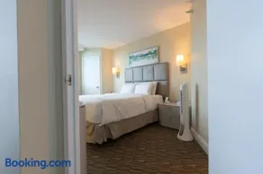 Luxury Waterfront Condo Hilton Hotel Amenities Beach Pool Jacuzzi Jetskis Gym - Image 4