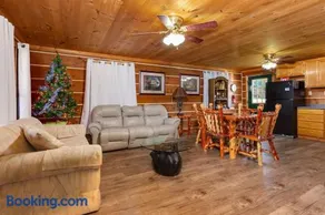 Lookout Mountain Valentine Drive Cabin #2 - Image 1
