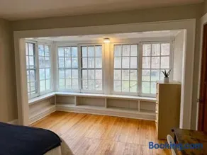 University Hill Walk to SU Upstate Hospitals Entire 5BR Family Home - Image 3
