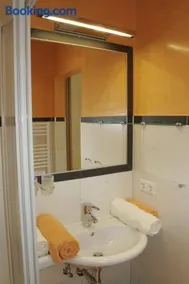 Edelweiss Apartments - Image 2
