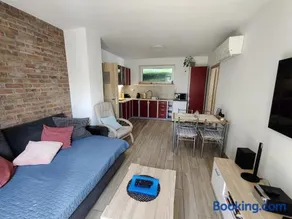 Apartman pod lipou - samostatny objekt - carport - Image 4