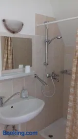 Apartmanhaz Balatonfenyves - Image 2