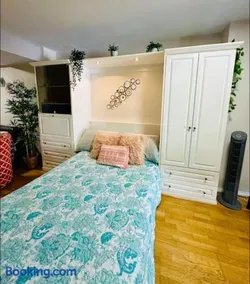 5740 Surrey - Image 2
