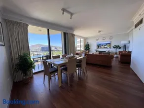Canberra City View Apartment - Image 3