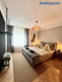 Am Donauhang Danube View Apartment - Image 3