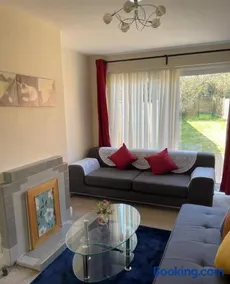 Tranquil 3 Bed in urban location - Image 1
