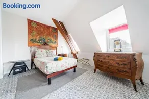 Castle View Bright Duplex - Image 3