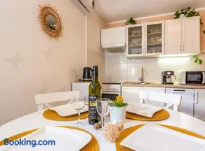 Sea & Mountain Apartment Dubi - Image 5