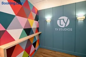 TY STUDIOS Hyper Centre Ville - Image 1