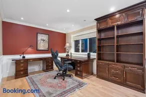 Elegant West Vancouver Estate with Ocean Views - Image 2