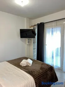 Studio neuf avec acces piscine - Image 4