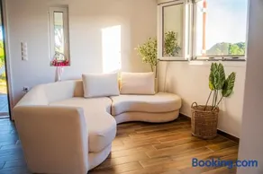 Vitta's House - Image 1