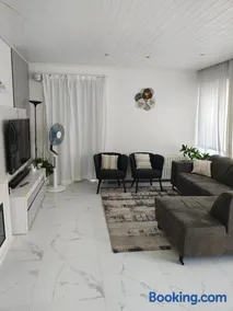 The nest - Image 1