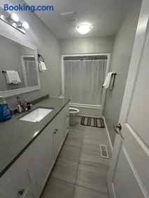 Executive Home in Windsor close to the airport - Image 3