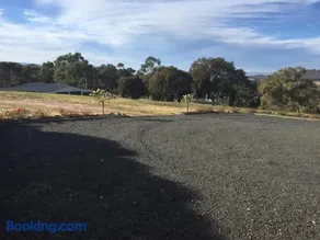 Robin Hill Retreat - Image 2